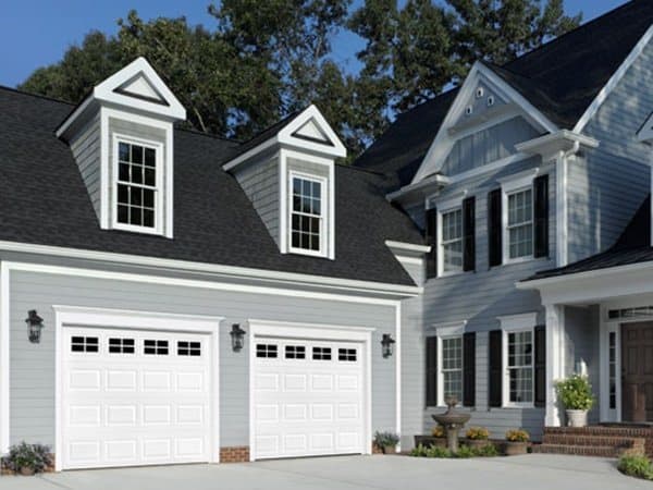 Garage door Traditional Raised Garage Doors